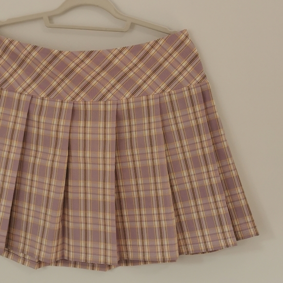 🌸 Plaid Vest and Skirt Set 🌸 - Picture 5 of 6